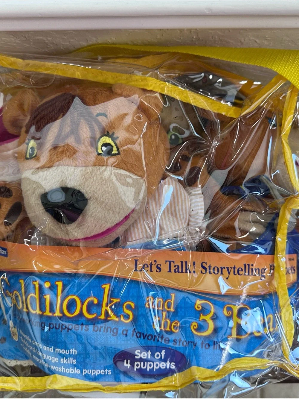 Lakeshore Goldilocks and the three Bears puppet set